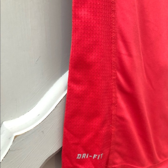 Nike Dri-Fit tee - Picture 7 of 8